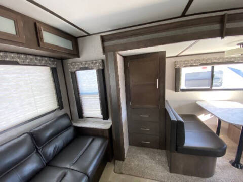 2020 Coleman Coleman Light 2515RL