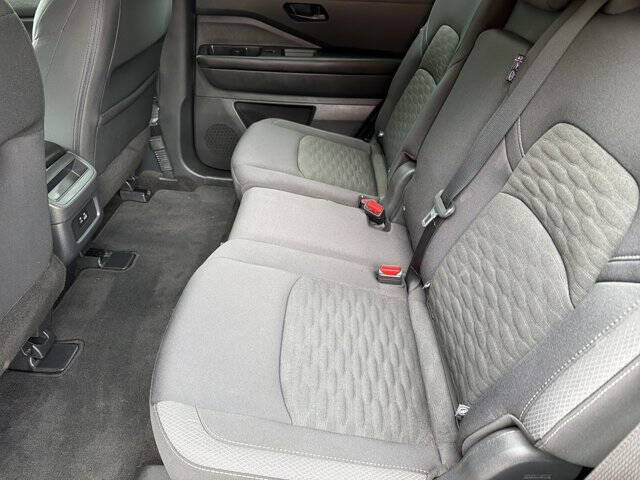 2025 Nissan Pathfinder S