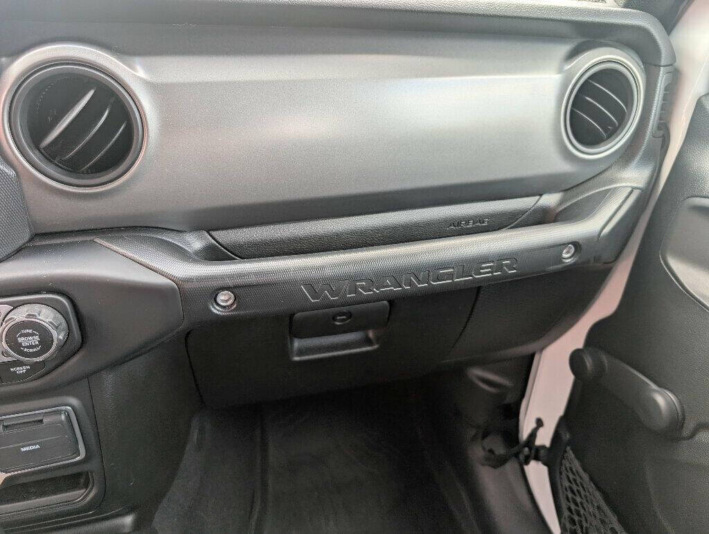 2023 Jeep Wrangler 27