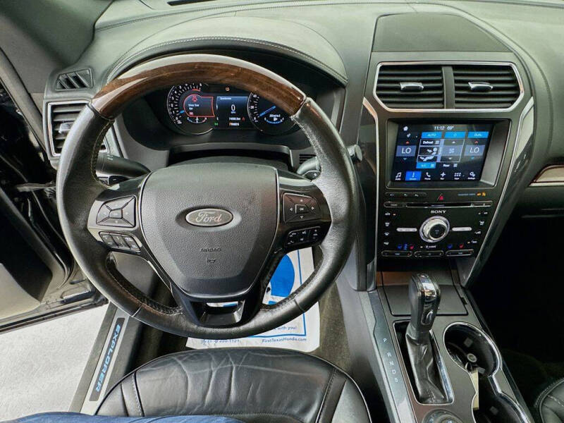 2017 Ford Explorer Platinum