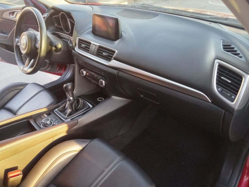 2018 Mazda MAZDA3 Touring