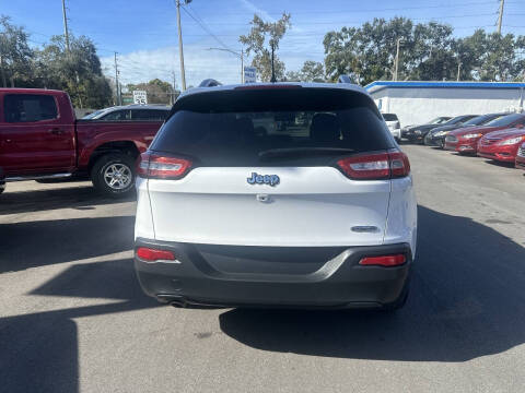2018 Jeep Cherokee Latitude