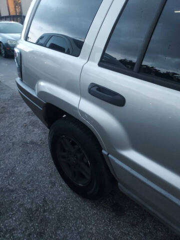 2004 Jeep Grand Cherokee Laredo