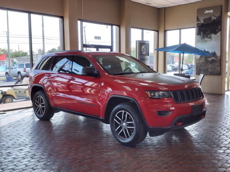 2017 Jeep Grand Cherokee Trailhawk's photo