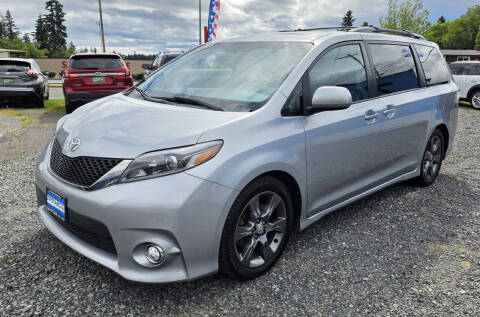 2016 Toyota Sienna SE 8-Passenger