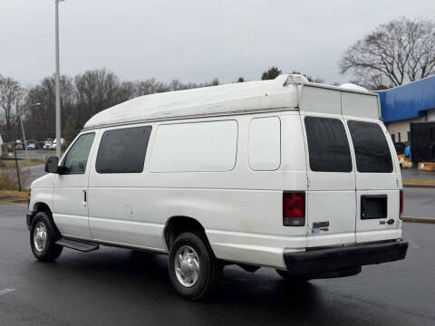 2010 Ford E-Series E-350 SD XLT