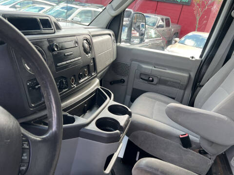 2013 Ford E-Series E-350 SD