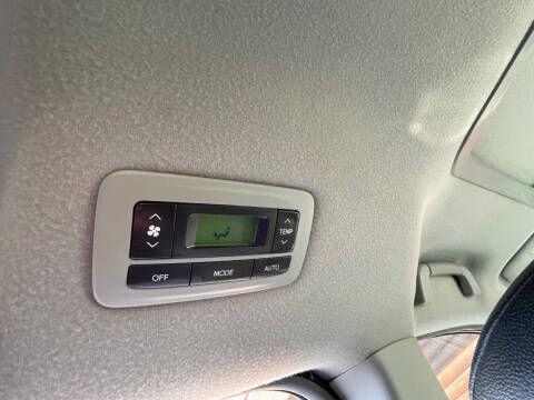 2011 Toyota Sienna SE 8-Passenger