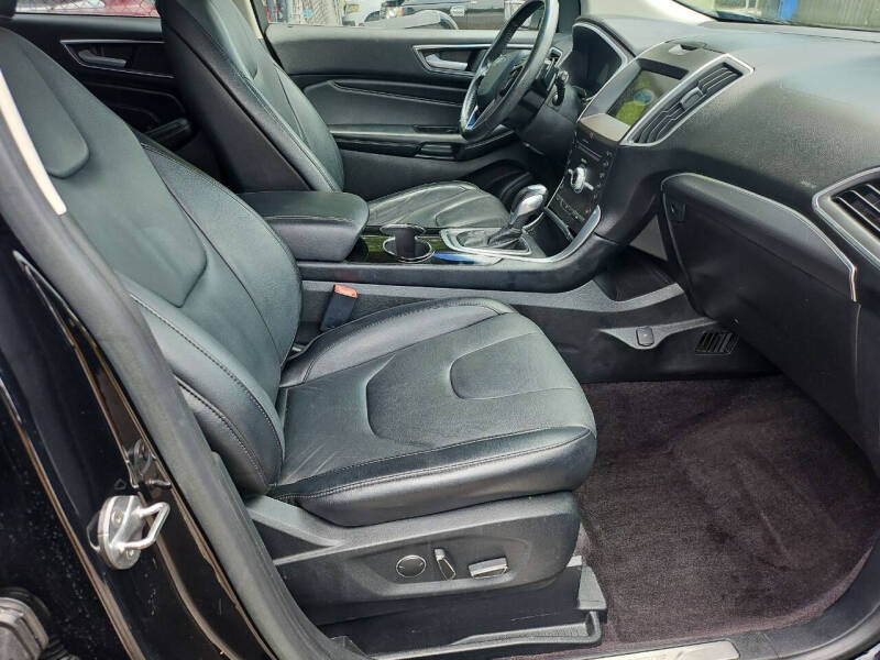 2017 Ford Edge Titanium