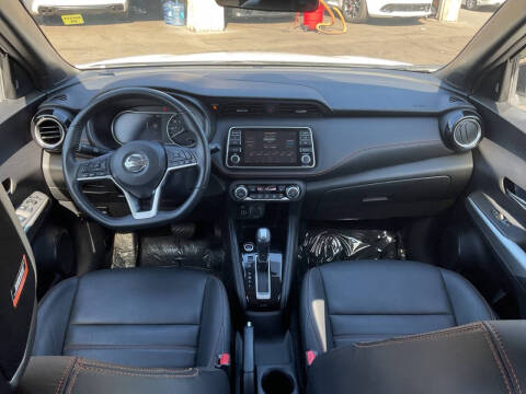 2020 Nissan Kicks SR