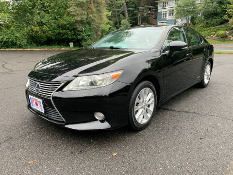 2013 Lexus ES 300h for sale at Car World Inc in Arlington VA