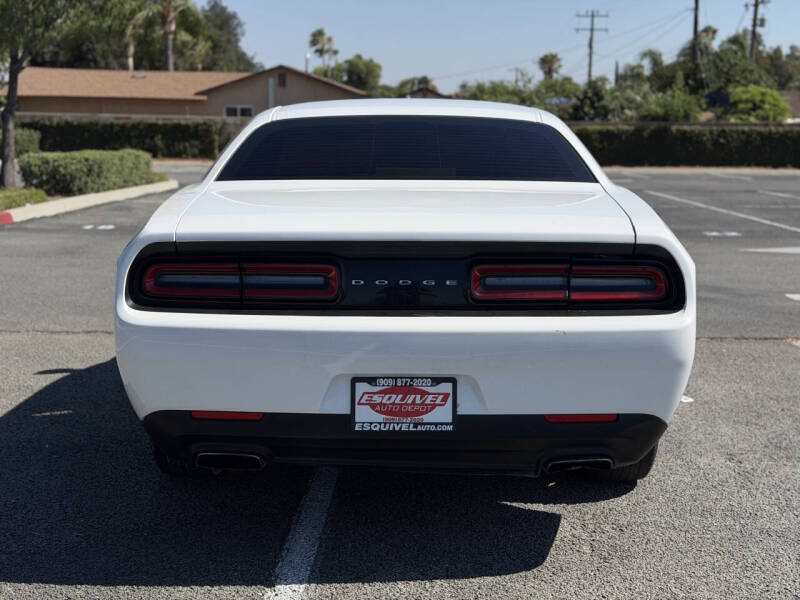 2017 Dodge Challenger SXT