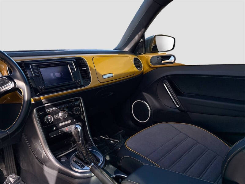 2017 Volkswagen Beetle 1.8T Dune