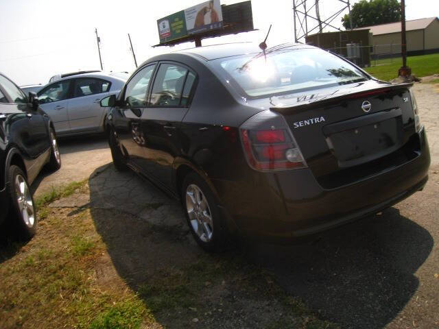 2011 Nissan Sentra SR photo 6