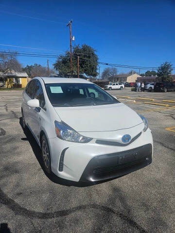 2017 Toyota Prius v Three