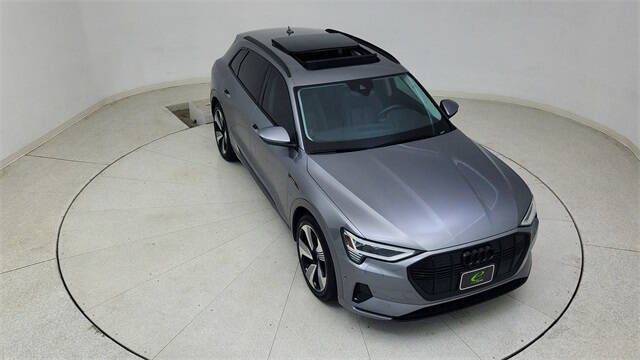 2022 Audi e-tron quattro Premium Plus