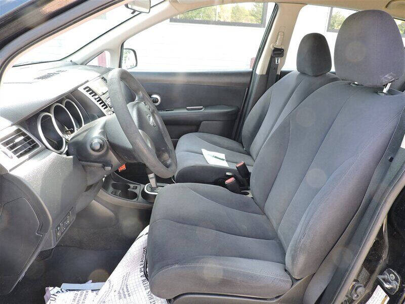 2009 Nissan Versa 1.8 S