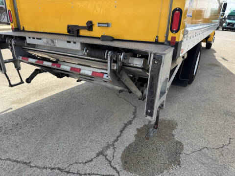 2019 Freightliner M2 106