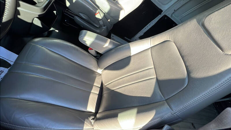 2022 Chevrolet Express 2500