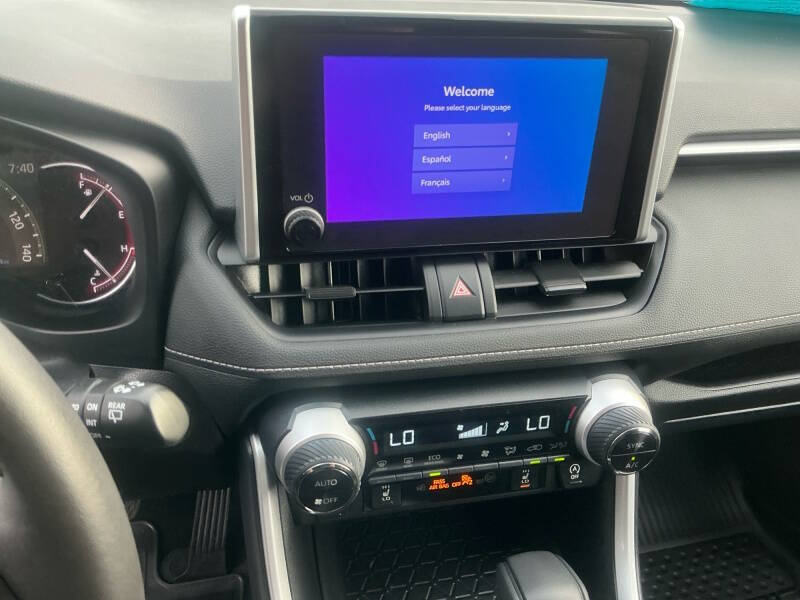 2025 Toyota RAV4 XLE