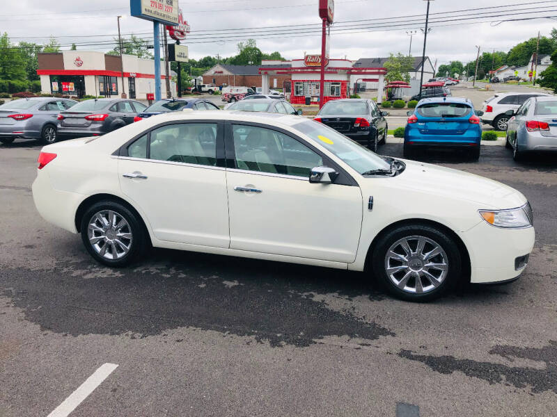 2012 Lincoln MKZ Base photo 4