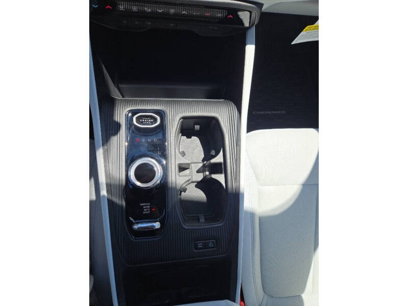 2026 Jeep Cherokee Laredo
