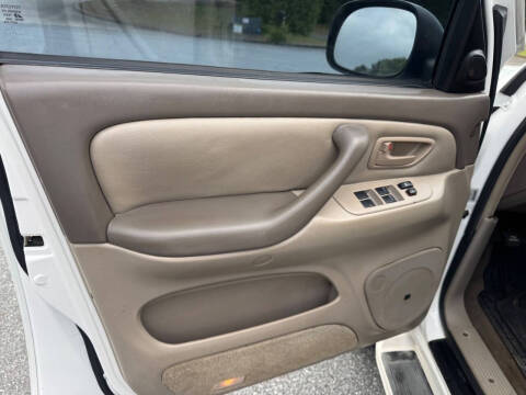 2005 Toyota Sequoia SR5