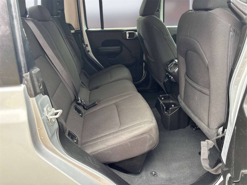 2023 Jeep Gladiator Sport