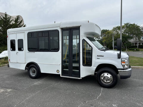 2013 Ford E-Series E-350 SD