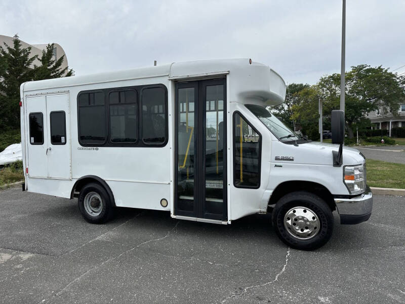 2013 Ford E-Series E-350 SD