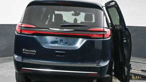 2024 Chrysler Pacifica Touring