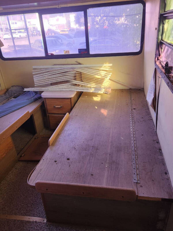 1989 Pace American 37F