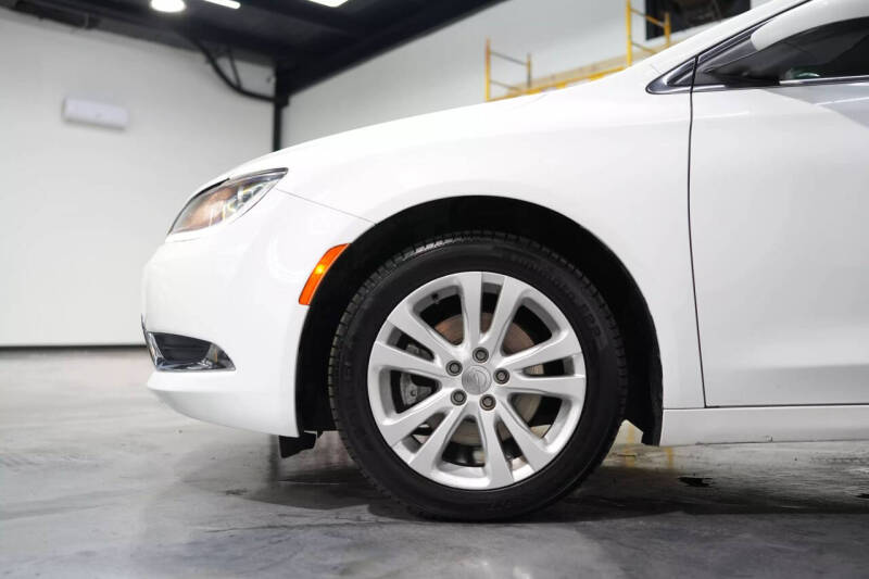 2017 Chrysler 200 Limited Platinum