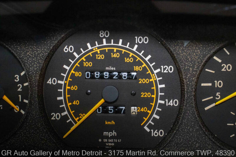 1991 Mercedes-Benz 560-Class 560 SEL