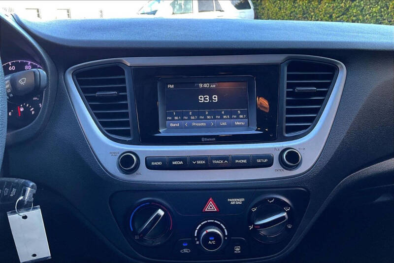 2020 Hyundai Accent SE