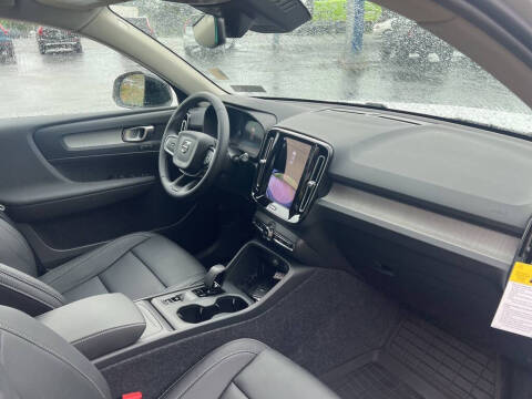 2026 Volvo XC40 B5 Core