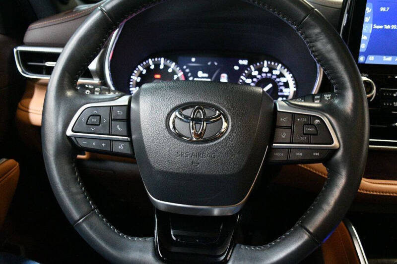 2022 Toyota Highlander Platinum