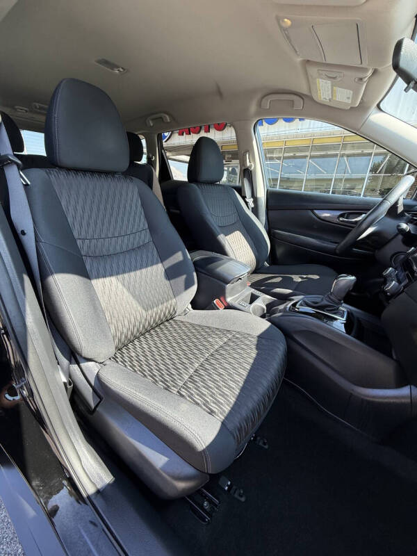 2018 Nissan Rogue SV