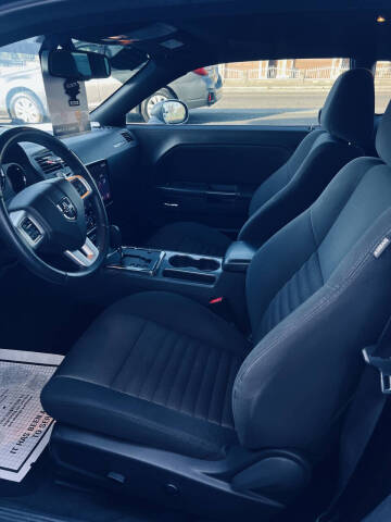 2014 Dodge Challenger SXT
