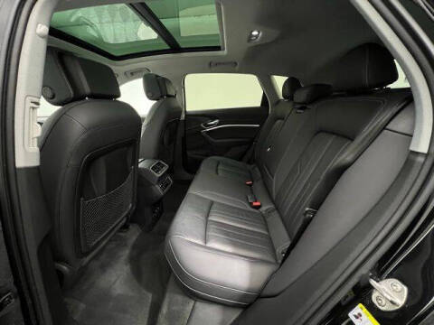 2023 Audi e-tron quattro Premium