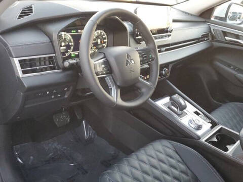 2025 Mitsubishi Outlander PHEV SEL