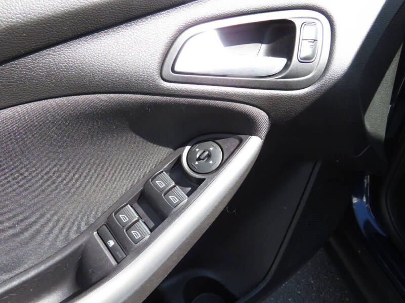 2017 Ford Focus Titanium