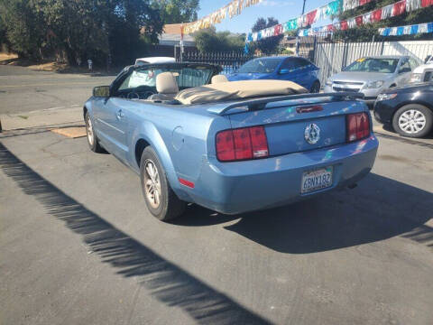 2006 Ford Mustang V6 Deluxe