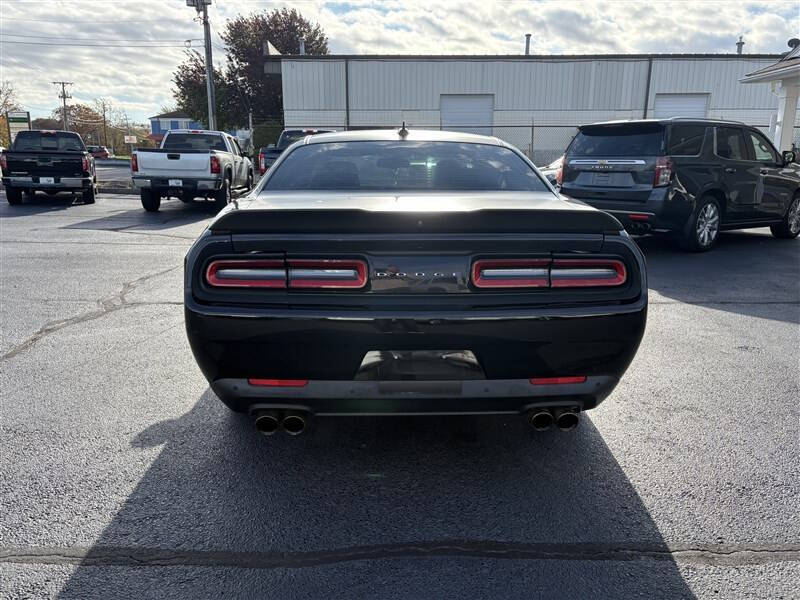 2017 Dodge Challenger SXT