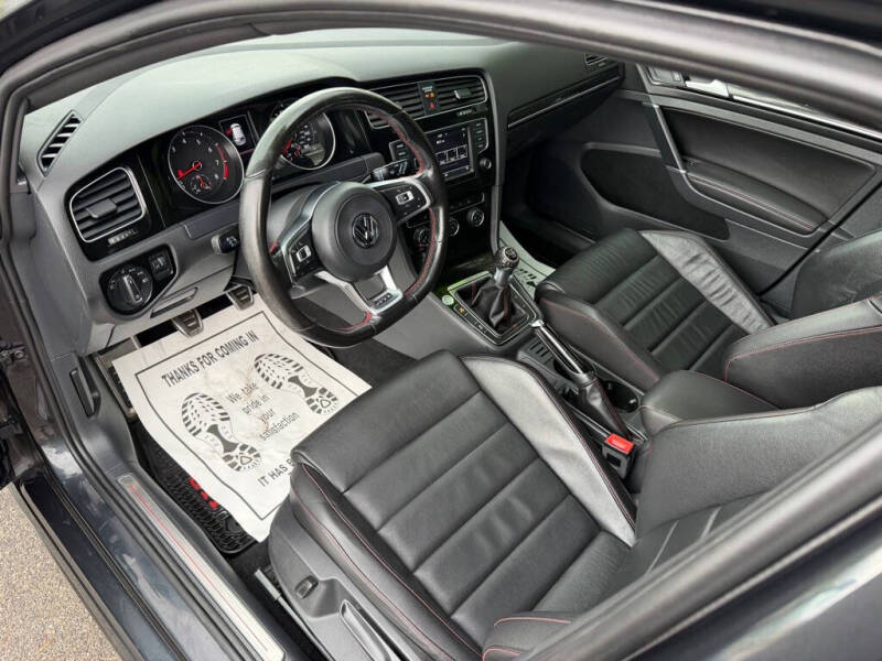 2017 Volkswagen Golf GTI Sport