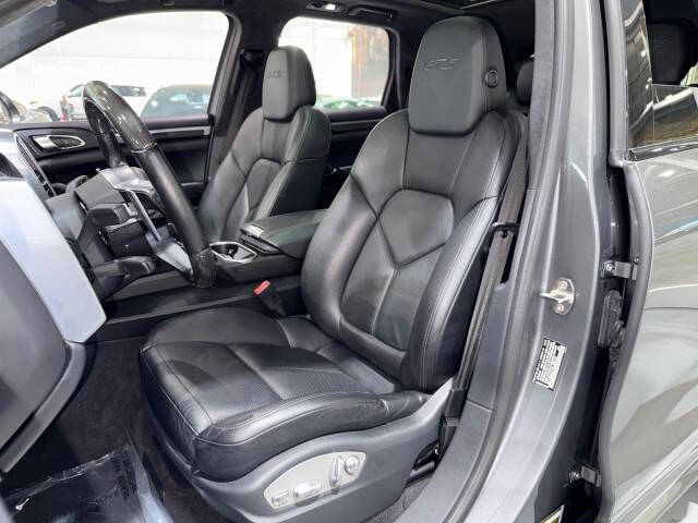 2017 Porsche Cayenne GTS