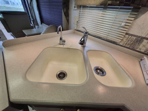 2002 Newmar Dutch Star 3852