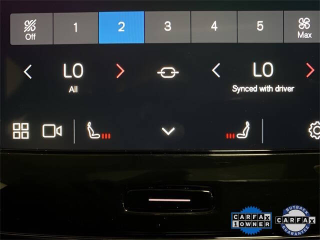 2025 Volvo XC40 B5 Plus Bright Theme