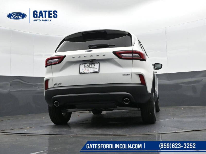 2026 Ford Escape Hybrid ST-Line Select