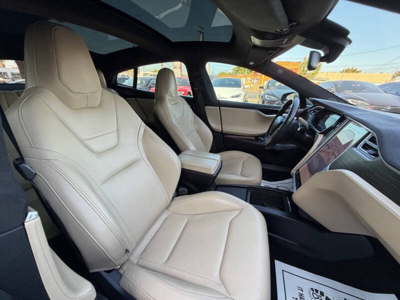 2016 Tesla Model S 90D